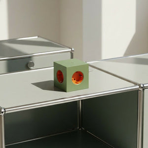 AVOLT Square 2 Bauhaus Archiv Gecko Bloom